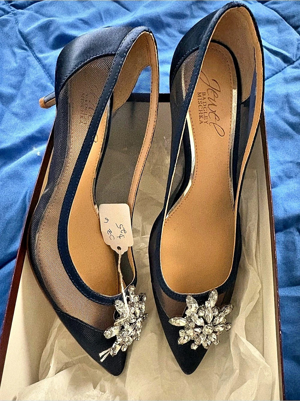 Badgley Mischka Jewel Embellished Navy Heels US 6 Like New